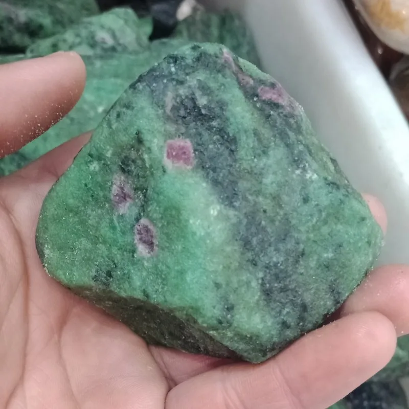 

DHXYZB 300-700g Natural Epidote Ruby Green Raw Gemstone Quartz Specimen Original crystals Stones and Minerals Home decor healing