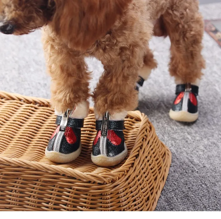 Милая блестящая зимняя обувь для собак; лот; милые водонепроницаемые теплые ботинки черного цвета с нескользящей подошвой для щенков; одежда и обувь; товары для размеров