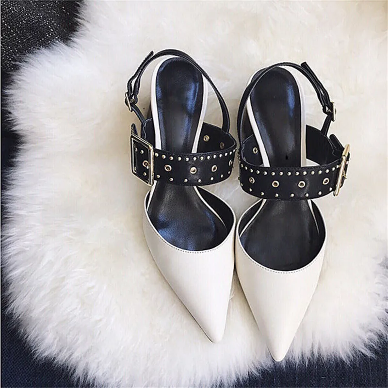 

18 summer new women's shoes Europe and America rivet pointed buckle with thick square high heel women's cool shoes.