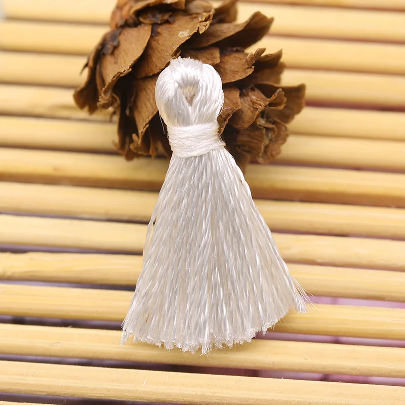 White 30 шт. 2 см район Мини кисточкой Подвеска DIY ювелирных Шторы одежды декоративные аксессуары автомобильная коробка для ключей сумка Подвеска Ремесло Ленточки - Цвет: White