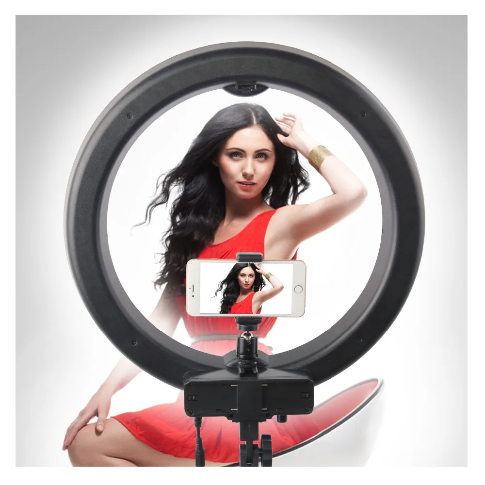 кольцевая лампа в интерьере