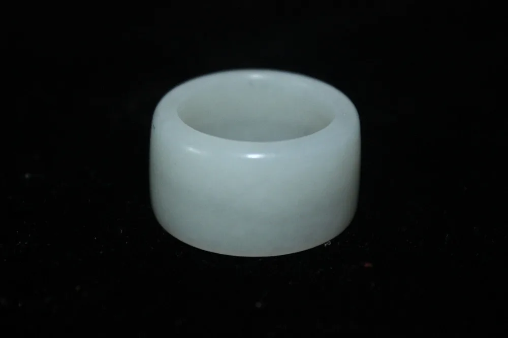 

2087 Natural And nephrite Jade Polished Statue ring