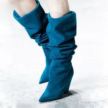 Пикантные однотонные кожаные рыцарские сапоги до колена на шпильках; женские сапоги с острым носком без застежки; свободные сапоги со складками; Уличная обувь; обувь для торжеств