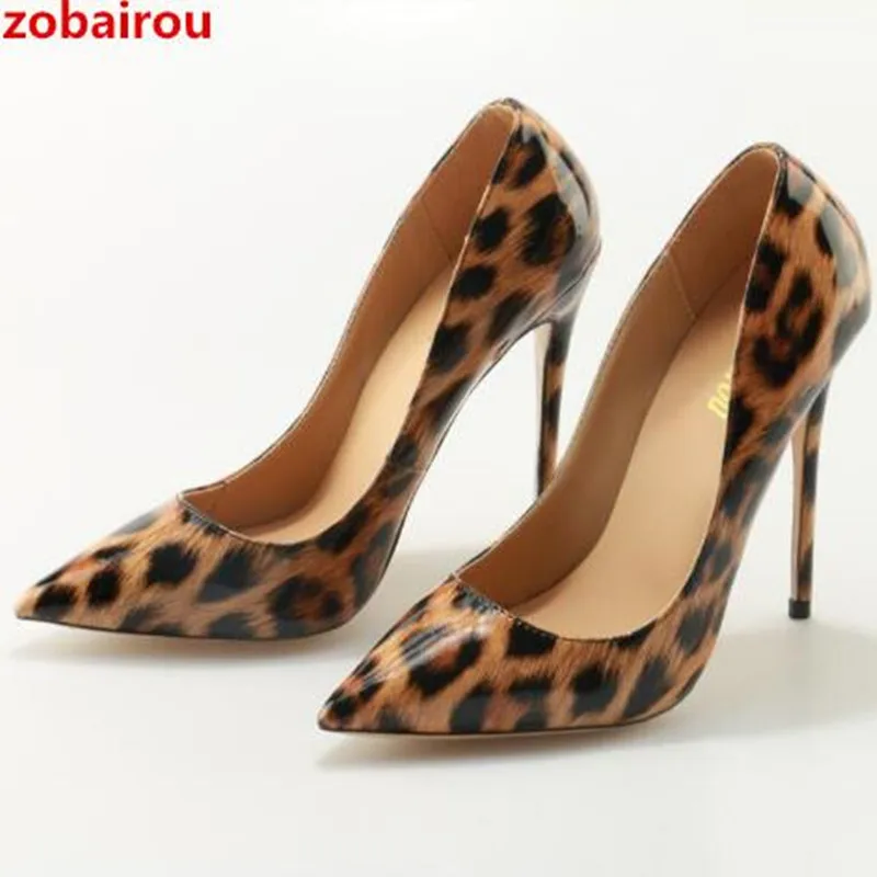 Zobairou/sapatos mulher/пикантные женские туфли из лакированной кожи с леопардовым принтом