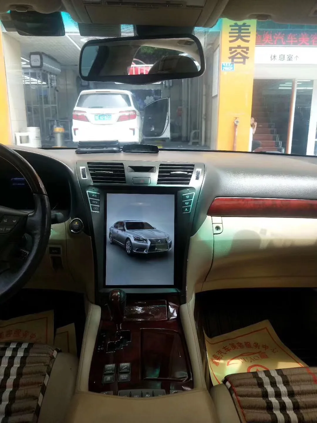 Cheap 1 Din Tesla Vertical Style 12.1 Inch Android 8.1 Car GPS NAVIGATION MEDIA SCREEN FOR LEXUS LS 7