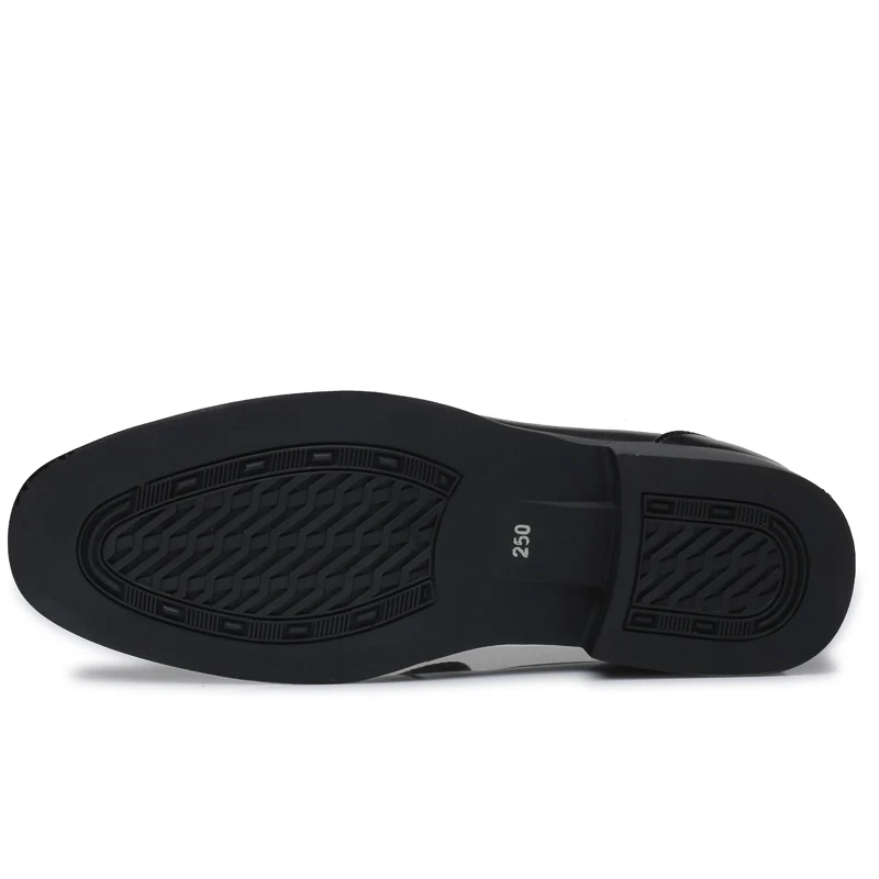 Tanie Luksusowe marki męskie skórzane biznesowe buty wyjściowe męskie praca w biurze płaskie buty Oxford oddychające wesele rocznica buty