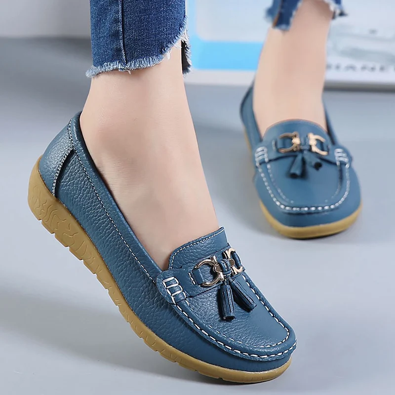 Prix Chaussures plates femmes en cuir Véritable Mode casual Superstar dames mocassins fringe solide femelle chaussures Doux Plus La taille 42 44