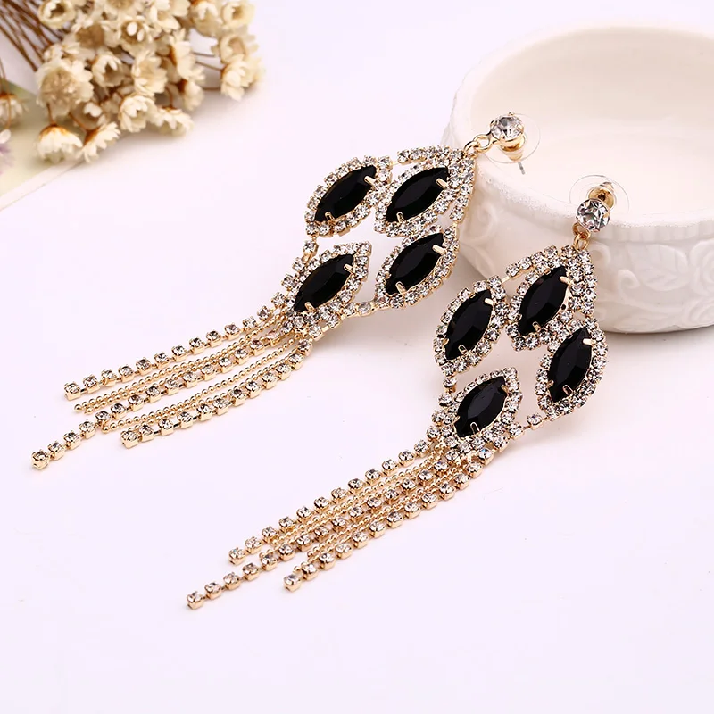

YFJEWE 2018 Queen Sexy Black Acrylic Rhinestone Tassel Earring For Women Sparkling Noble Formal Dress Dinner Long Earrings #E070
