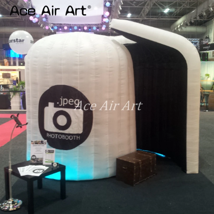 Inflatable-photo-booth__