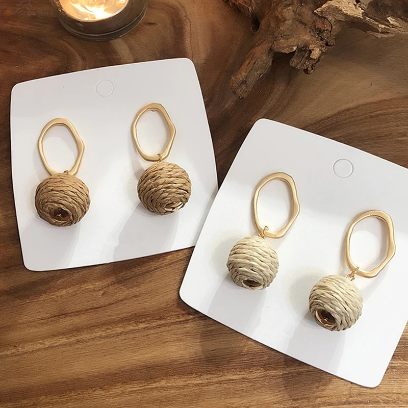 

AOMU 2019 Trend Golden Metal Geometric Irregular Hollow Ball Dangle Drop Earrings for Women Girl Party Gift Jewelry Brincos