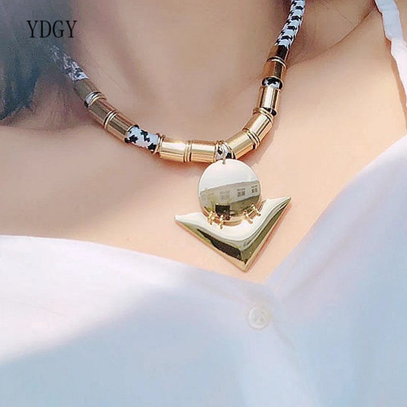 

YDGY2019 new exaggerated personality color rope geometric pendant metal texture short necklace metal lady Necklace