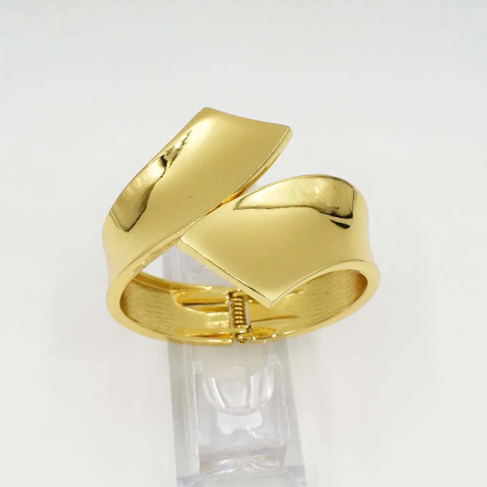 

2017 new Dubai Gold big Bangles Fashion Design Dubai ummer Style Cuff Bangles Bracelet For Women Girls Gift
