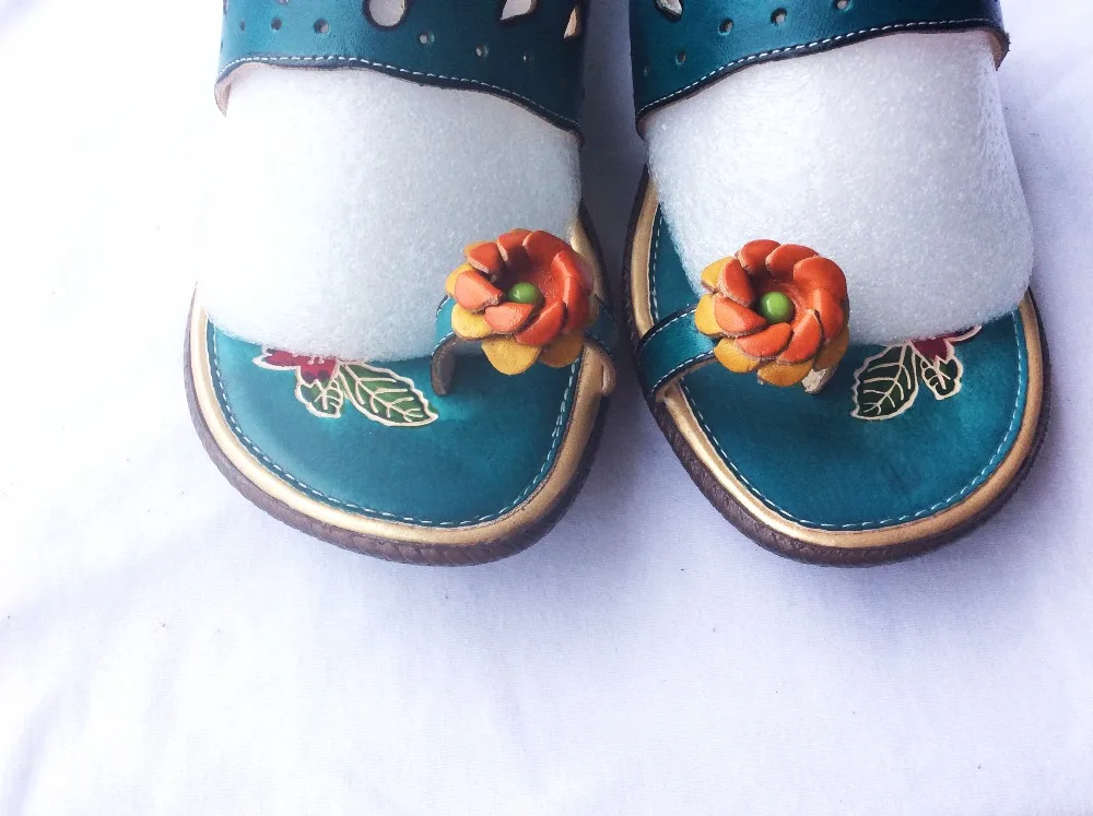 2016 new summer soft bottom Leather Flip Flops comfortable folk style hand-painted Candy colors flowers anti-skid slippers 2016 new summer soft bottom Leather Flip Flops comfortable folk style hand-painted Candy colors flowers anti-skid slippers