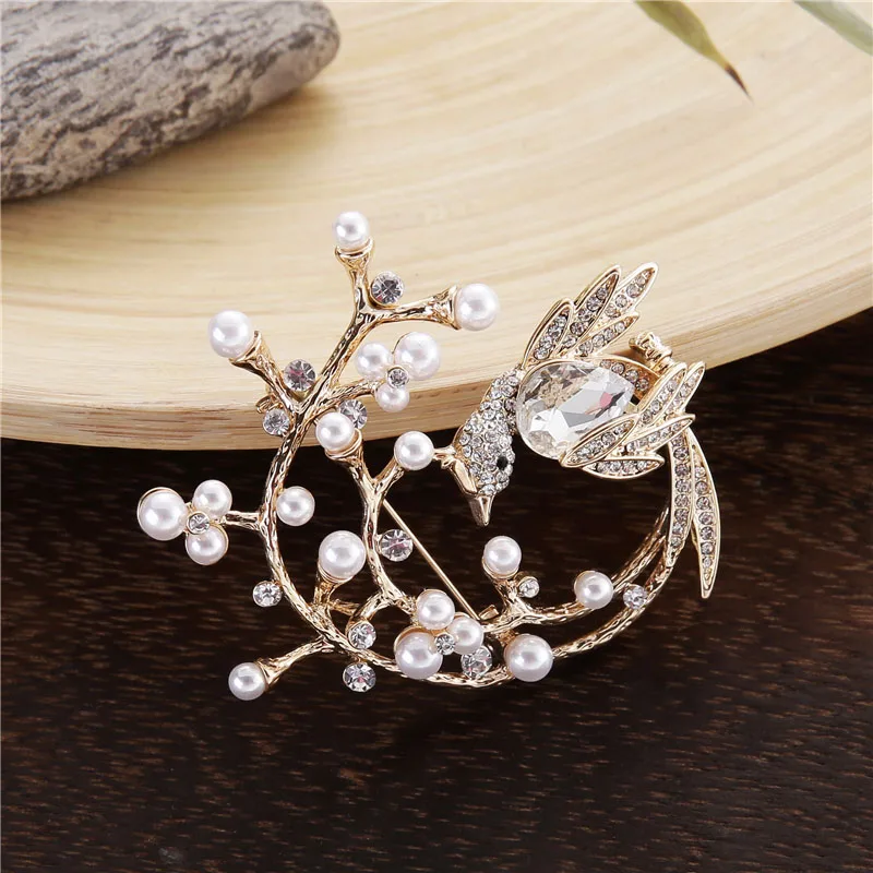 TDQUEEN Brooches Trendy Crystal Bird Pins and Brooches Safety Pin Jewelry Gold-color Zinc Alloy Round Metal Brooch for Women 1