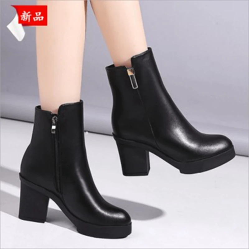 

2018 women's shoes autumn and winter fashion new plus velvet warm high-heeled tube women's boots waterproof.