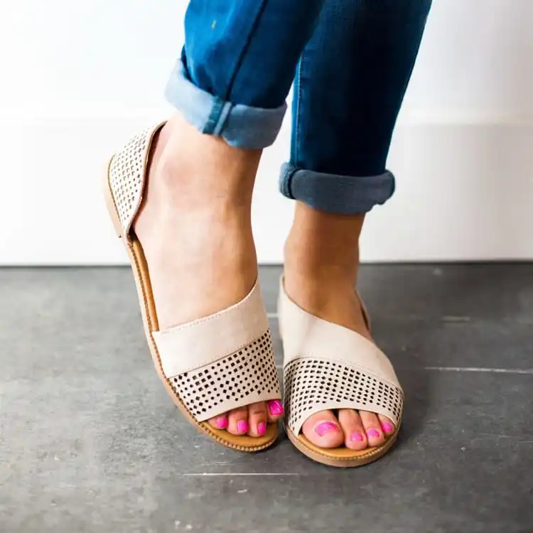 Новые летние дышащие и освежающие удобные женские нескользящие сандалии на плоской подошве женская обувь размера плюс 34-50