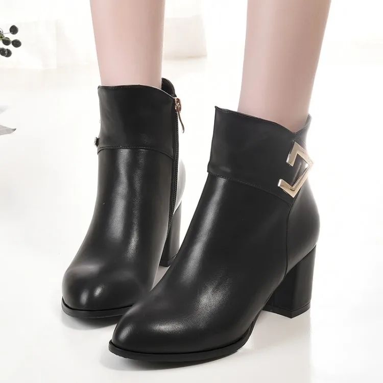 

Big Size 11 12 13 14 European and American wind-tipped high heel side zipper metal decorative short boots