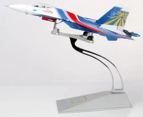 Игрушки для мальчиков Ckildren, 1/72 Su-27, тяжелый истребитель, флаг России, русские рыцари, модель самолета, игрушка для детей в подарок