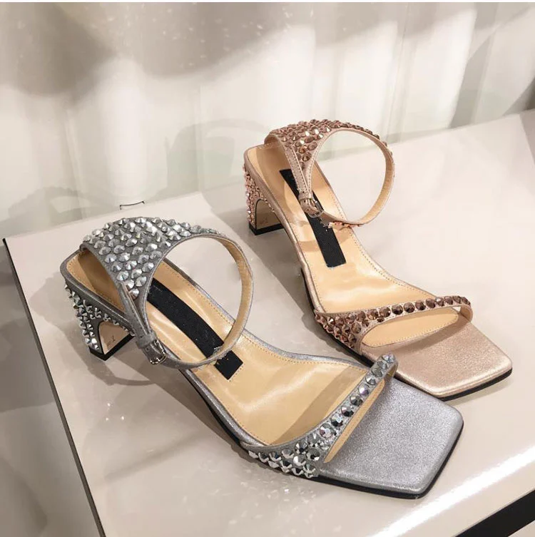 

2018 Woman Sandals Square Toe Hallow Out Shoes Buckle Design Runway Star Woman Gladiator Glitter Crystal Embellished Hot Shoes