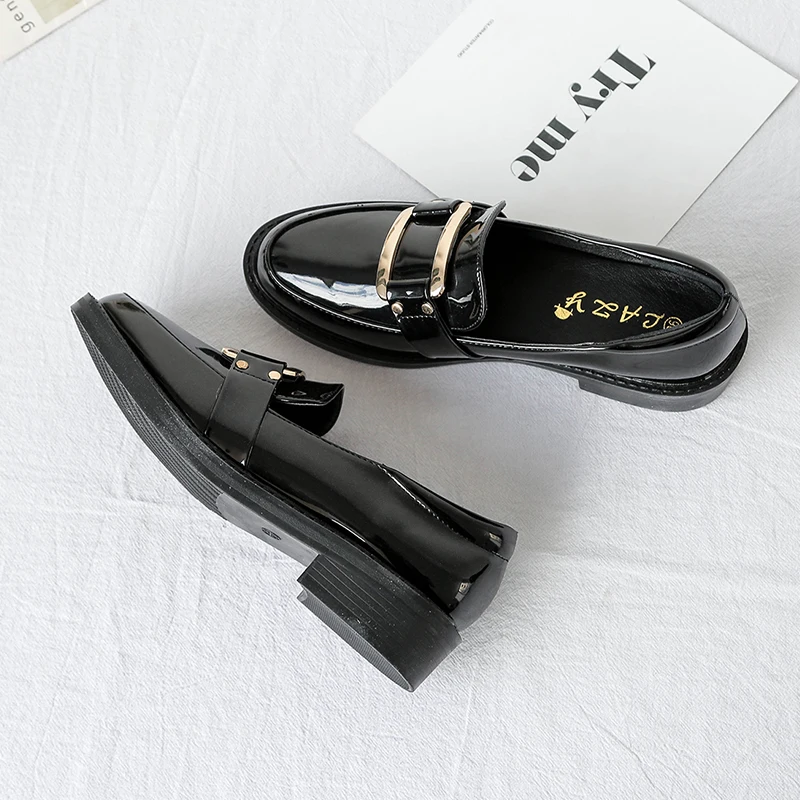 

2019 Women Brogue Flats Soft Leather Slipony Buckle Plus Size 34-40 Female Glossy Luxury Design Luxury Quality Black Shoes XZT-9