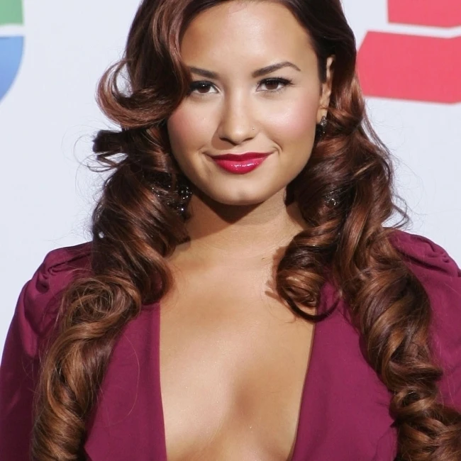 Demi Lovato At Arrivals For 12Th Annual Latin Grammy Awards - Arrivals Print (16 x 20)