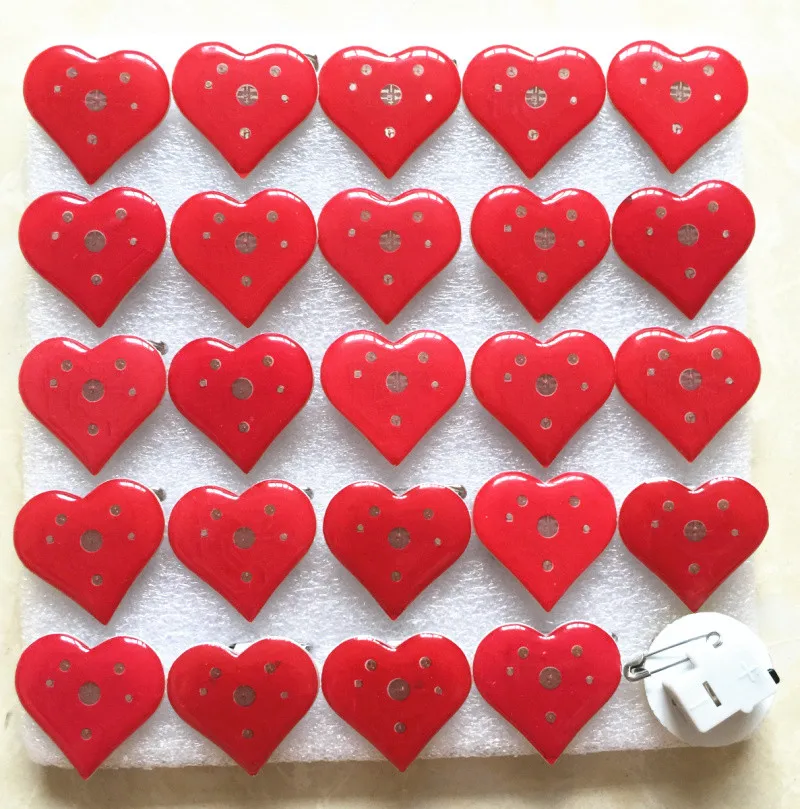 20 шт шампуня крема лосьона брошь мигающий Красный значок с сердцем любовь для