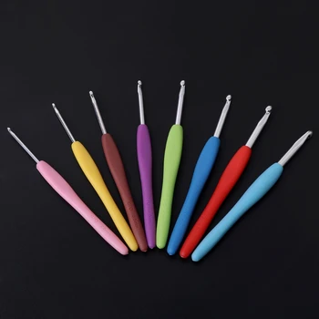 

8Pcs Crochet Needles 2.5-6mm Plastic Handle Hooks Knitting Set Kit Accessories
