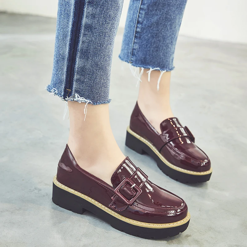 

2017 Spring/Summer Slip On Round Toe Shoes Flat Platform Women Shoes Wedges Solid Color Patent Leather Shoes Size35-40 Black Red