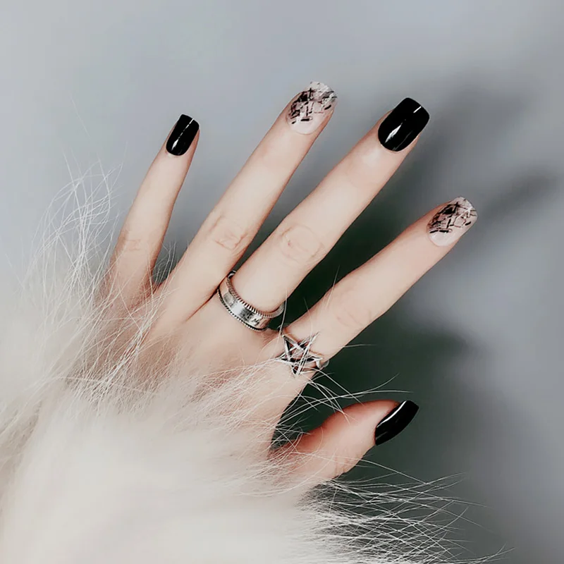 

Women Summer Fashion False Nails Full Coverage Sequins Nail Art Tips With Glue Girls DIY Rendering Black Fake Nails 24pcs