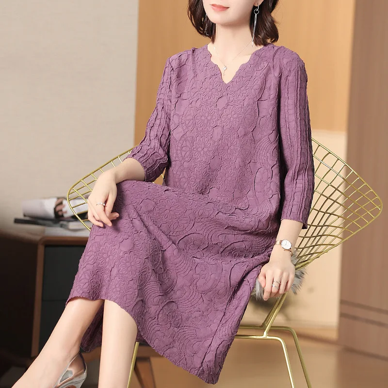 

Women Dress Plus Size Loose Miyake Pleats High Quality Fashion V Neck Spring Summer 3/4 Sleeve A Line Middle-age Mother Dress