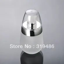 300 шт./партия, 30 мл матовое стекло, бутылка для лосьона с серебряными крышками, пресс-насос, косметический контейнер EN03