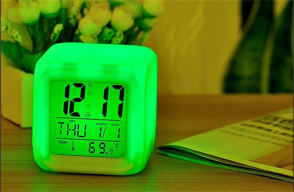 Светодиодный Будильник колочок 7 цветов меняющийся Цифровой настольный гаджет цифровой будильник термометр светящийся куб-ночник светодиодный часы для дома