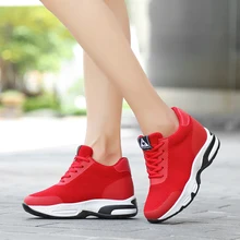Женская прогулочная обувь; модная женская спортивная обувь из красного сетчатого материала; сезон осень; прогулочная обувь на плоской платформе со шнуровкой; женские кроссовки для фитнеса