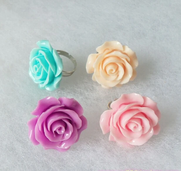 

Hot sell! 2 Pcs New Fashion Resin Rose Flower Ring Resizable (zx 1)