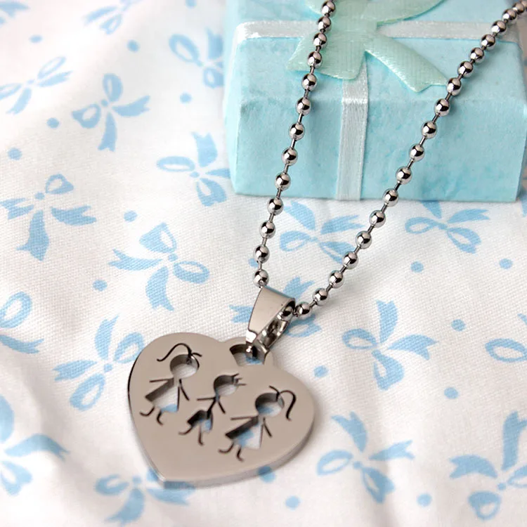 

2015 New Products Stainless Steel Family Pendant Necklace Charm Necklace Heart Sharp Two Sister And One Brother With Chain