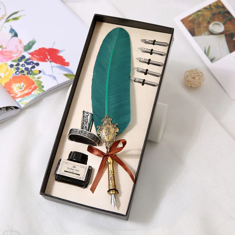 A set of English calligraphy feather pens Writing ink pen set Stationery gift box 5 nibs wedding