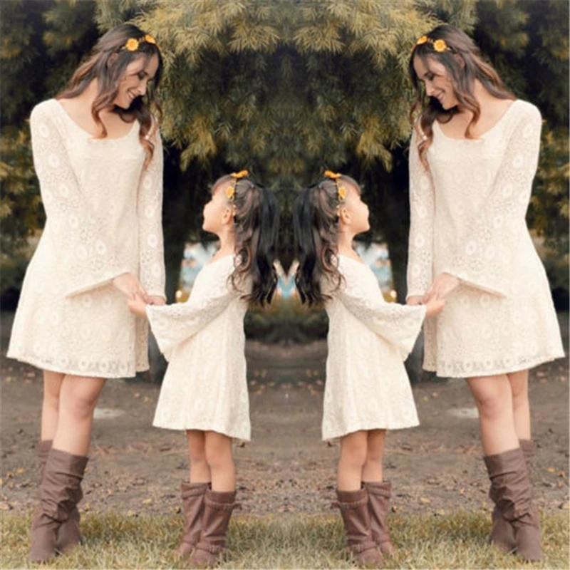 

Family Matching Dresses Mother And Daughter Lace Dress Women Girls Long Sleeve Dresses 2017 New Arrival Hot Family Match Clothes