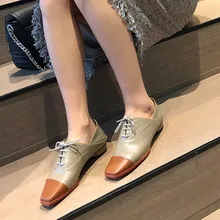 Женская обувь из натуральной коровьей кожи на плоской подошве; женские мокасины британские туфли ручной работы с резиновой перекрестной шнуровкой; Женская обувь в стиле пэчворк;