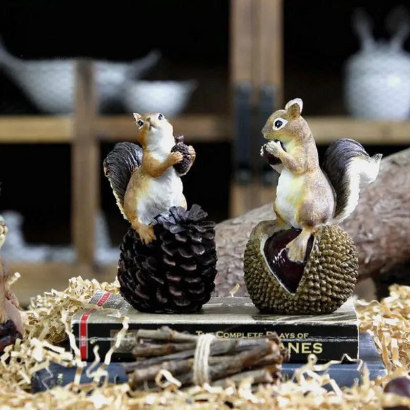 American Countryside Atifical Resin Squirrel with nuts Animal Figurine Home Decor Garden