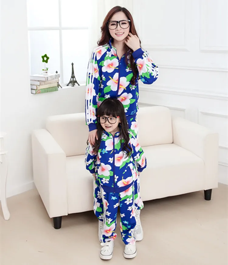 mom and daughter tracksuit