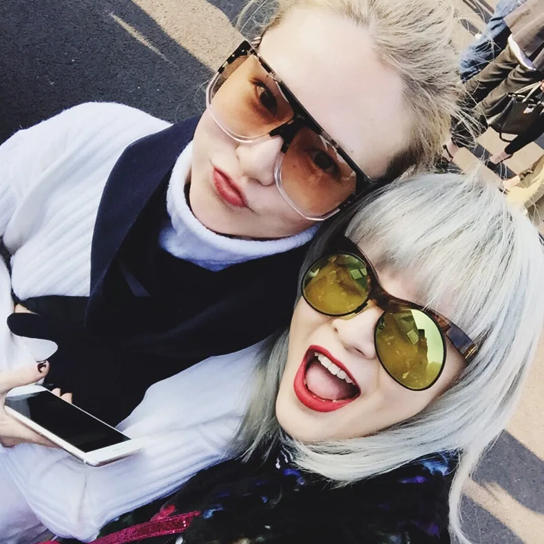 3305138645_1344152070