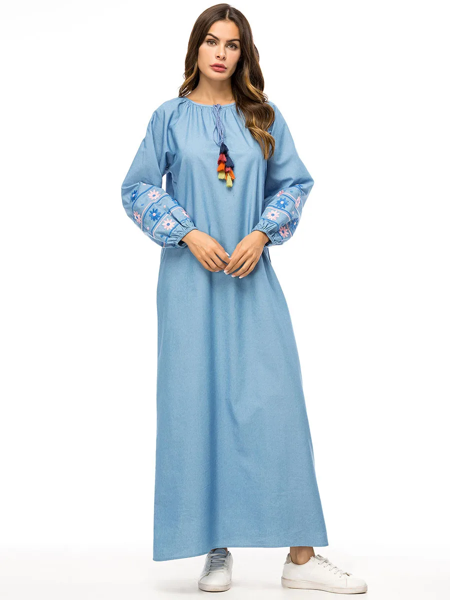 2019 Для женщин мусульманское платье с круглым вырезом и длинными рукавами деним с вышитыми цветами Абаи платье светло-голубой Восточный