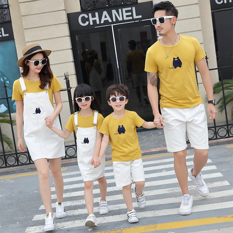 

New Summer family outfits clothes family mother daughter father son cotton T shirt + Shorts Sets cartoon Bear