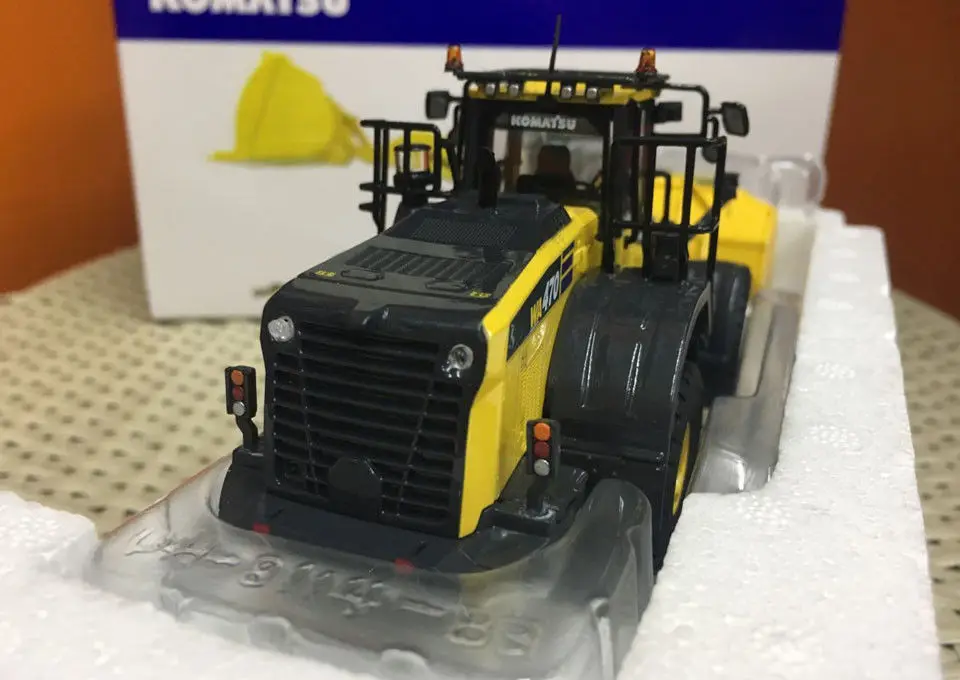 Универсальный Автопогрузчик Komatsu WA 470 8 масштаб 1:50 литье под давлением модель