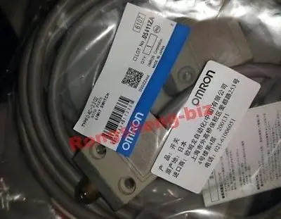 

DHL/EMS 2 Sets New for OMRON Limit Switch D4C-3202