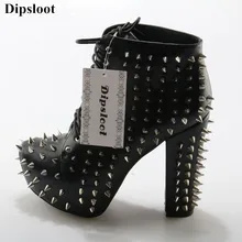 Dipsloot/женские пикантные ботинки на толстой платформе с заклепками в байкерском стиле; женские ботильоны на очень высоком каблуке с острым носком; женская обувь на шнуровке