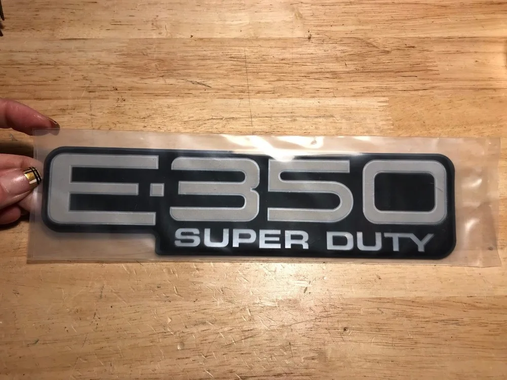 Econoline Ван E350 Superduty эмблема