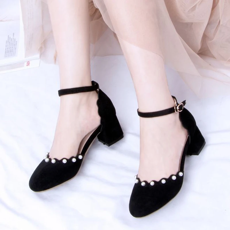 2018 new Pearl Fine belt Buckle Coarse heel Middle heel Grind Beaded Beads pink women's sandals Student sandals Women's Shoes