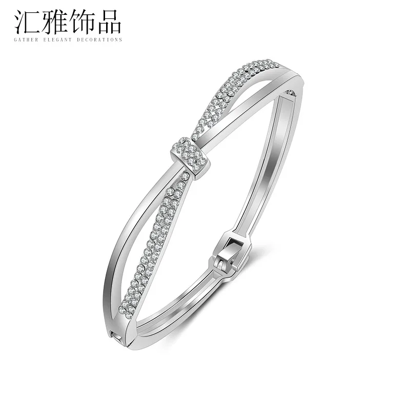 

Bracelet with Cross Bracelet and drill insert gifts for women Party jewelry Retro classic style Holiday gifts