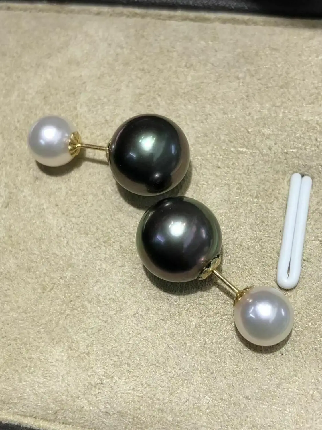 

gogeou 6-11mm south sea white black pealr earring 18k